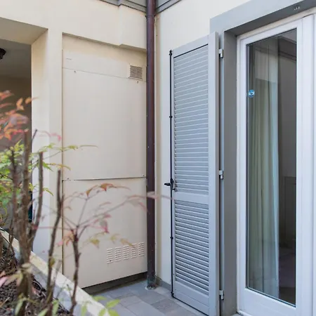 Apartment Smart Di Design Con Garage Privato - Italywego